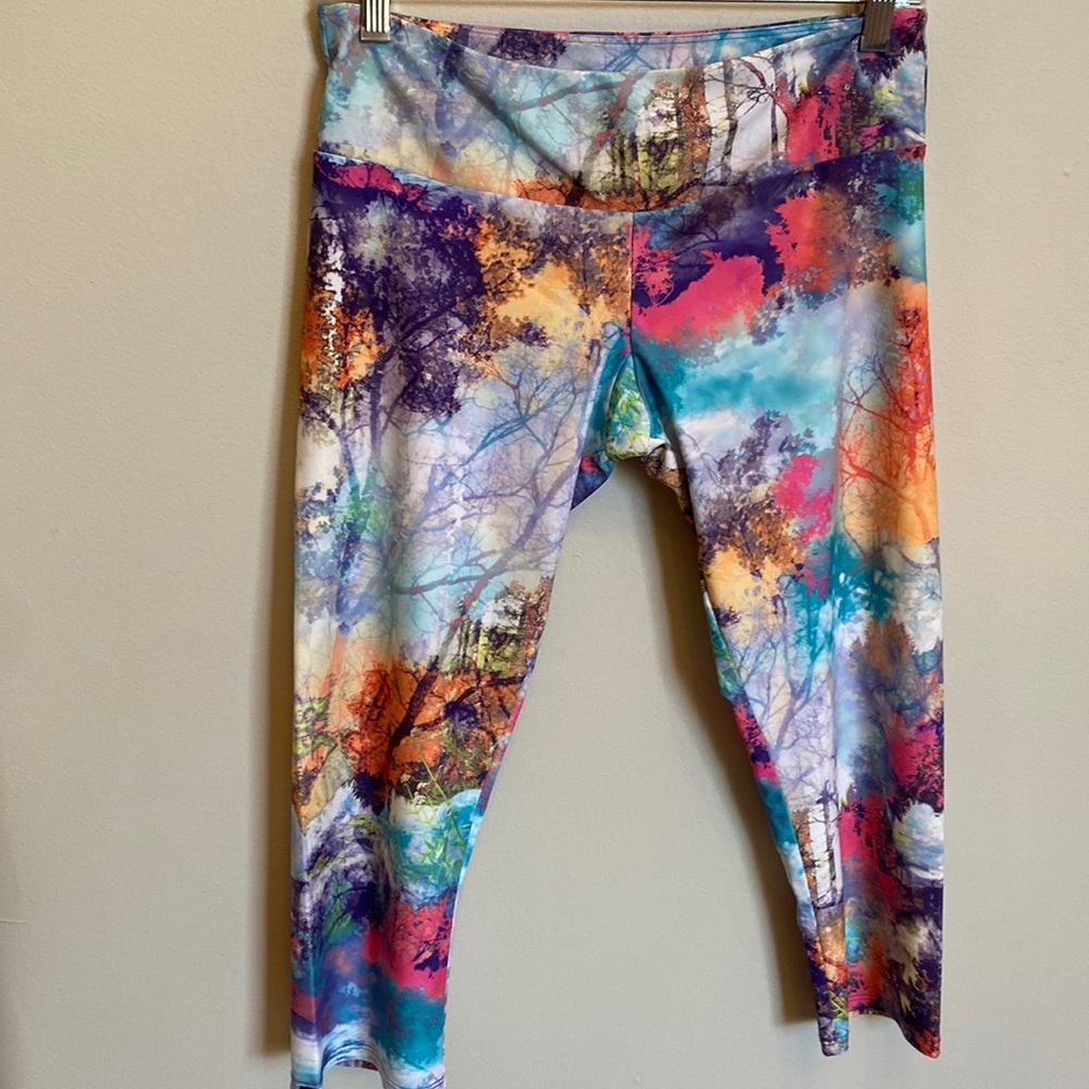 Onzie scenic graphic leggings